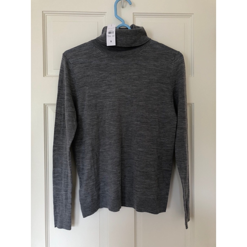 Ann Taylor Merino wool gray turtleneck sweater